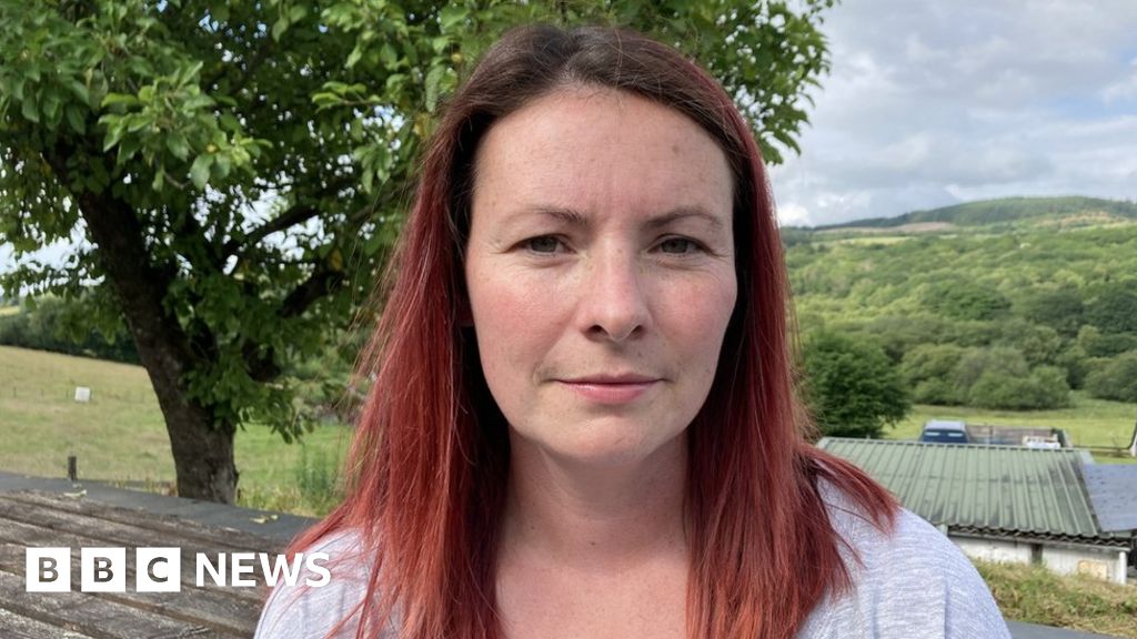 Migraines control my life, says mother of three - BBC News